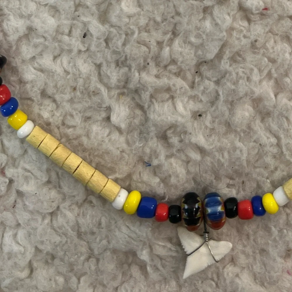 GeoCentral Shark Tooth Kids Necklace with Multicolor Wood Beads